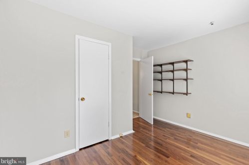 1921 Dundee Rd, Rockville MD exterior