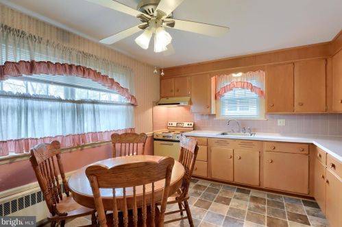 830 Imperial Dr, Lancaster PA 17601-2015 exterior