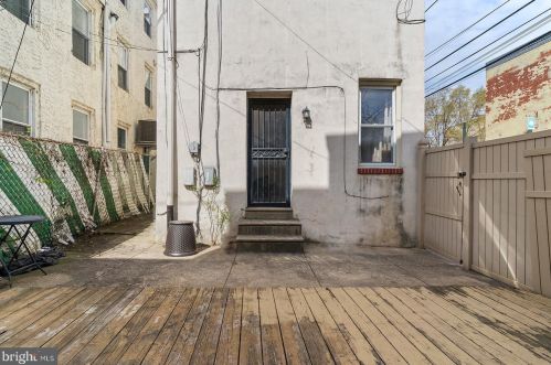 1239 6 St, Philadelphia PA 19140-4561 exterior