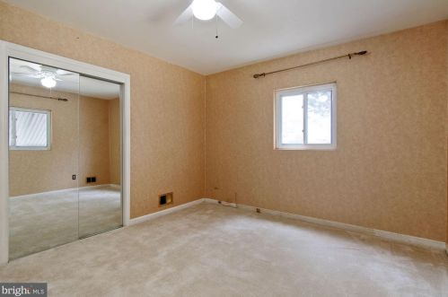 6662 Kings Hwy, Alexandria VA 22306-1506 exterior