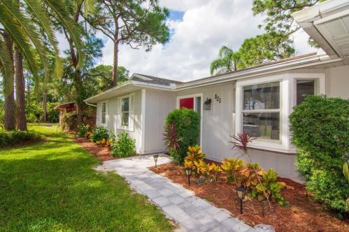 821 Walters Ter, Fort Pierce FL  34983-3962 exterior