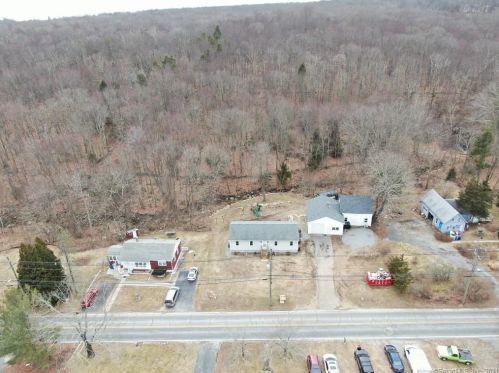 334 Maple Ave, Uncasville CT 06382-2018 exterior