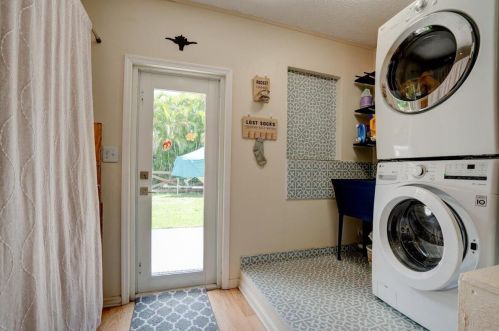 8470 Mizzen Dr, Boynton Beach FL 33472-2721 exterior