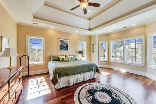 642 Euclid Ave, Elmhurst IL 60126-4338 exterior