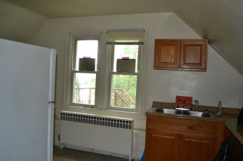 2023 Delaware Ave, Pittsburgh PA 15218-1875 exterior