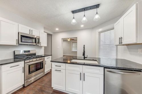 1692 Hillsdale Ave, Pittsburgh PA 15216-2018 exterior