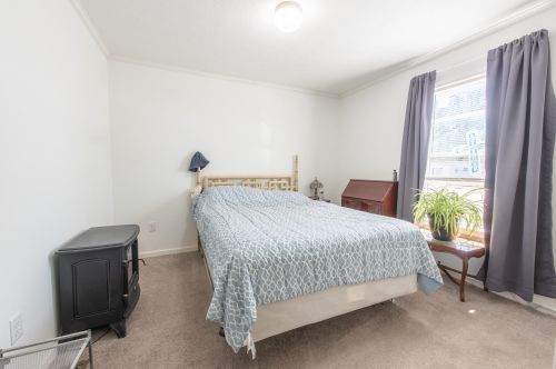 52 Longmeadow Dr, Concord NH 03301-3413 exterior