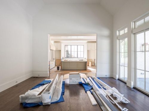 3364 Knollwood Dr, Atlanta GA 30305-1022 exterior