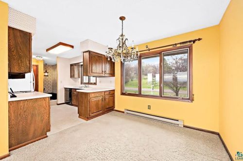 2726 12 St, Duluth MN 55806-1148 exterior