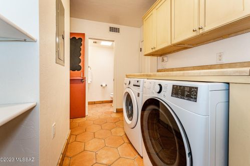 5925 Mina Vis, Tucson AZ 85718-4128 exterior