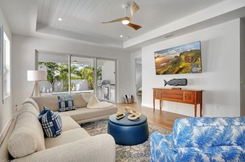 621 105 Ave, Naples FL 34108-1839 exterior