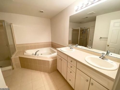 12 Ardsley Ct, Parsippany NJ 07834-3727 exterior