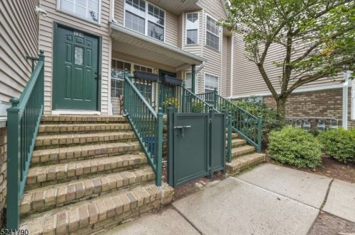 124 Tomahawk Ct, Montgomery NJ  08502-4105 exterior