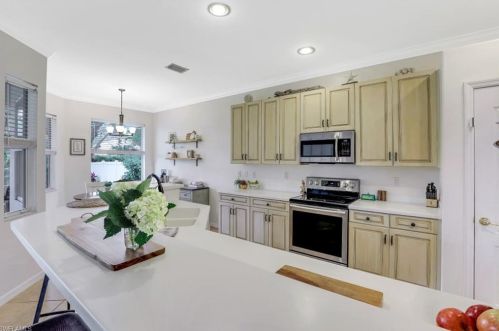 8392 Laurel Lk Blvd, Naples FL 34119-9794 exterior