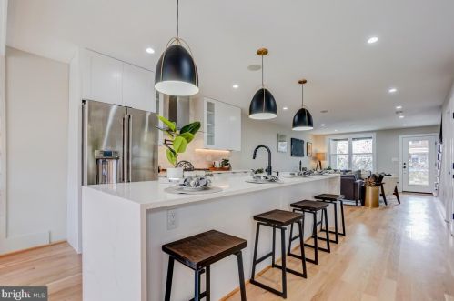 1624 D St, Washington DC  20003-2440 exterior