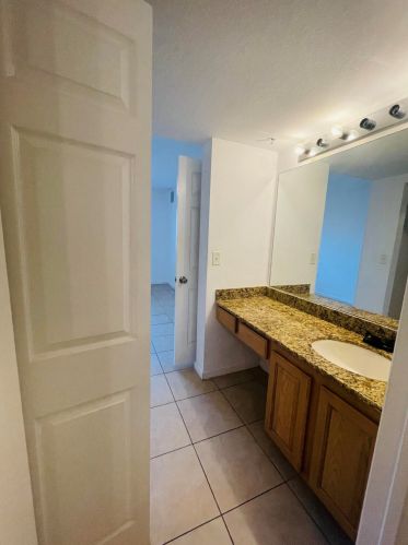 241 Palm Dr, Fort Pierce FL  34986-1936 exterior