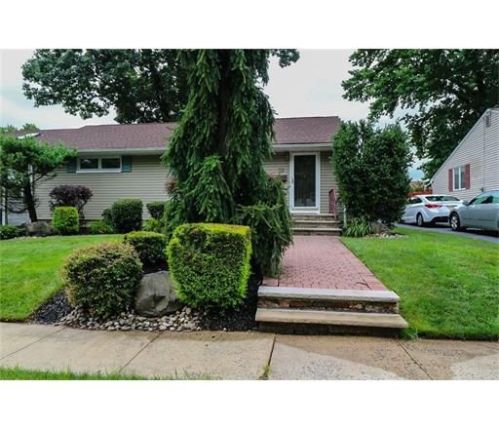 33 Eagle St, Iselin, NJ 08830-1811