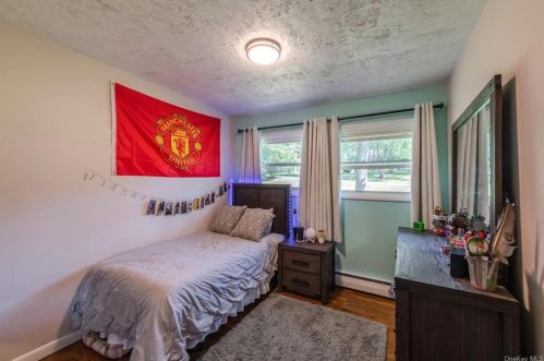 19 Mnr Dr, Poughkeepsie NY 12603-3712 exterior