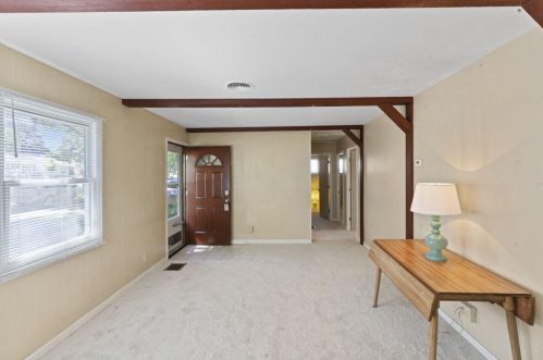 7300 Tallmadge Pl, Milwaukee, WI 53218-2847