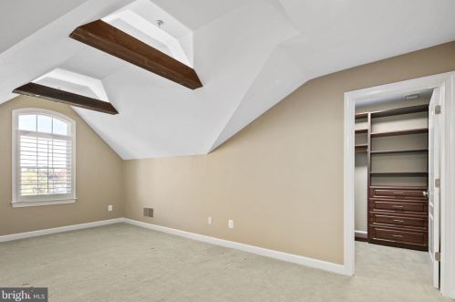 1822 Fonthill Ct, Mc Lean VA 22102-4792 exterior