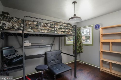 29 Soloff Dr, Trenton NJ 08610-4225 exterior