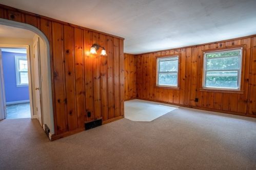 25 Chestnut St, West Springfield MA 01089-2804 exterior