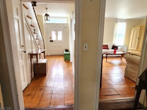 35 Main St, Clinton NJ 08809-1250 exterior