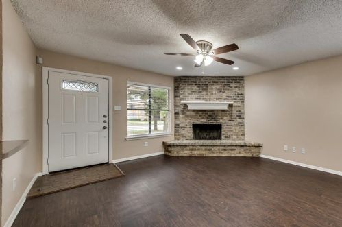 913 Rochelle Rd, Irving TX  75062-5655 exterior