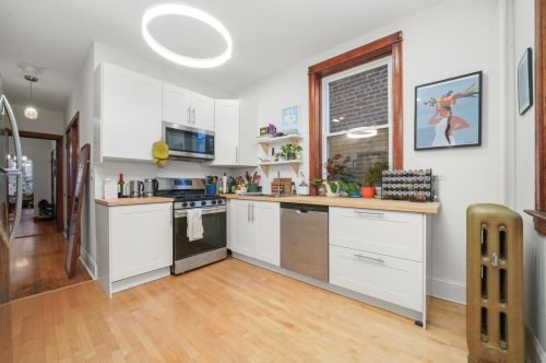 2545 Walton St, Chicago IL 60651-3210 exterior