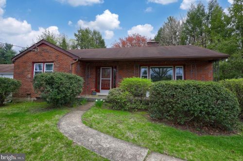 138 Meadow Ln, Lancaster, PA 17601-3704