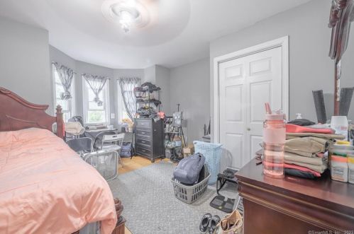 26 Mt Pleasant St, Derby CT 06418-2043 exterior