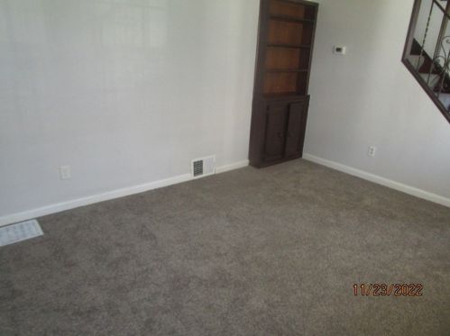 339 Dorothy Dr, Pittsburgh, PA 15235-1831