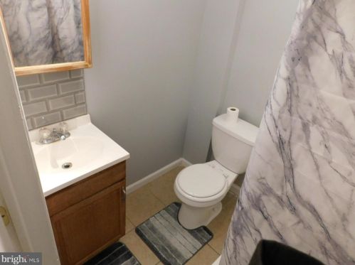 5313 Grays Ave, Philadelphia PA 19143-5820 exterior