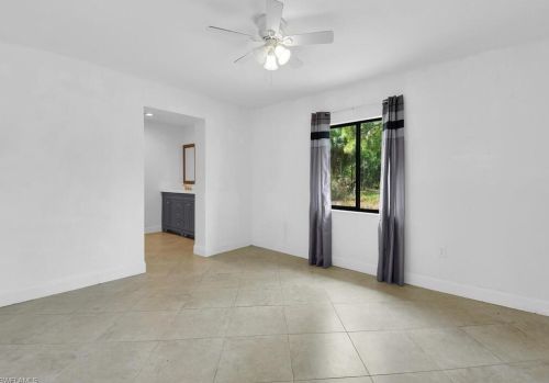 2370 8 Ave, Naples FL 34120-4917 exterior