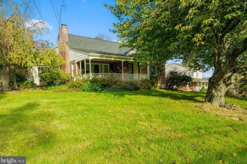 2071 Sunnyside Ave, Pottstown PA 19464-3026 exterior