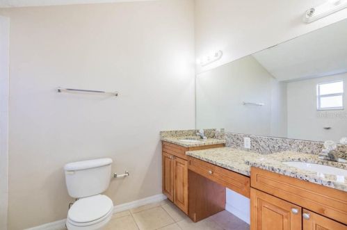 9509 Citrus Glen Pl, Tampa FL 33618-4018 exterior