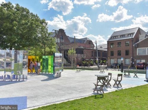 1302 Commonwealth Ave, Alexandria VA 22301-2021 exterior