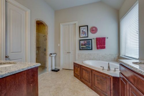 12937 Spg Hl Dr, Frisco TX 75035-1672 exterior