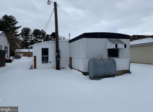 512 Meade Ave, Hanover PA 17331-3623 exterior