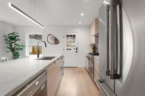 362 8th St, Boston MA 02127-2911 exterior