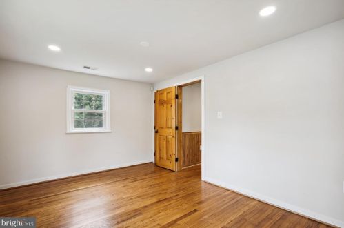 3432 Memorial St, Alexandria VA 22306-1548 exterior