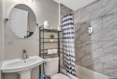 161 St, Union City NJ 07087-5439 exterior