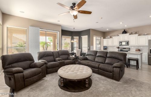 1872 Lantana Dr, Chandler AZ  85248-2170 exterior