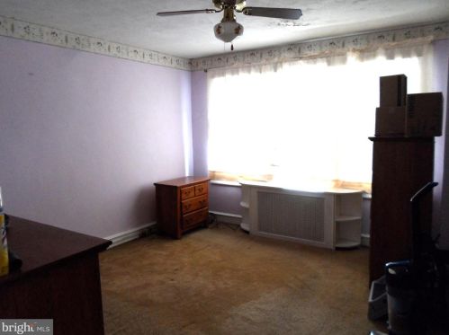 6147 Erdrick St, Philadelphia PA 19135-3516 exterior