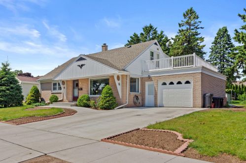 714 Manitou St, Manitowoc, WI 54220-6642