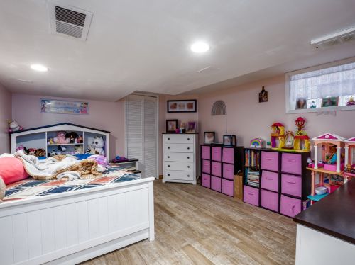 8322 Tripp Ave, Chicago IL 60652-3134 exterior