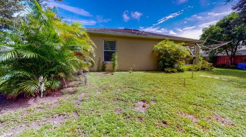 534 Sagamore Ter, Fort Pierce FL 34983-1240 exterior