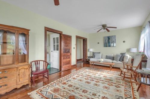 64 Prospect Ave, Valhalla NY 10595-1925 exterior