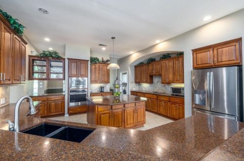 385 Mystic Pkwy, Spring Branch TX 78070-5267 exterior