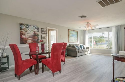 805 97 Ave, Naples FL 34108-2284 exterior